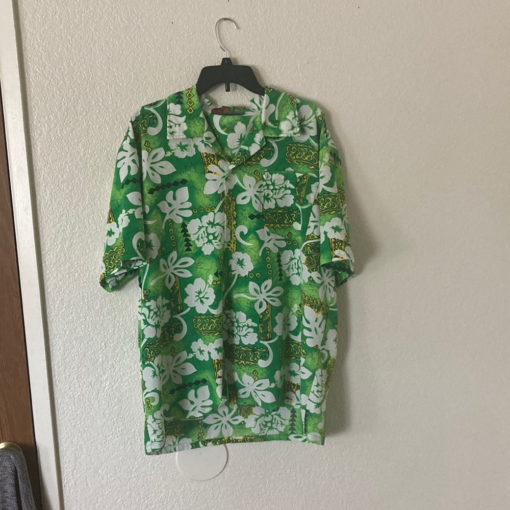 Men’s Hawaiian shirt